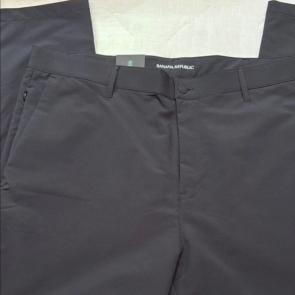 NWT Banana Republic Mens‎ Flat Front Performance Pants Black 40x30